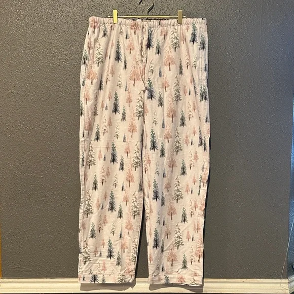 Pottery Barn Teen Winter Wonderland Flannel Pajama- Contemporary Christmas Tree